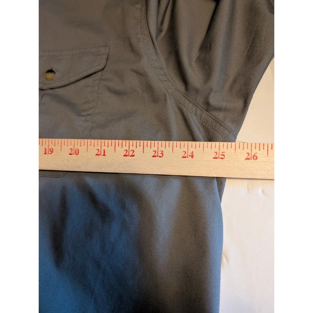 Wrangler Men's Relaxed Fit Short Sleeve Woven Button Up Shirt Size L Large Gray